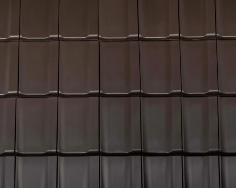 Sötétbarna   engób