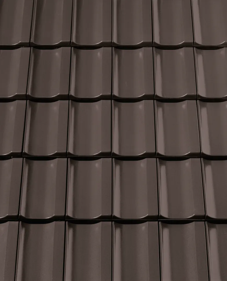 Sötétbarna   engób