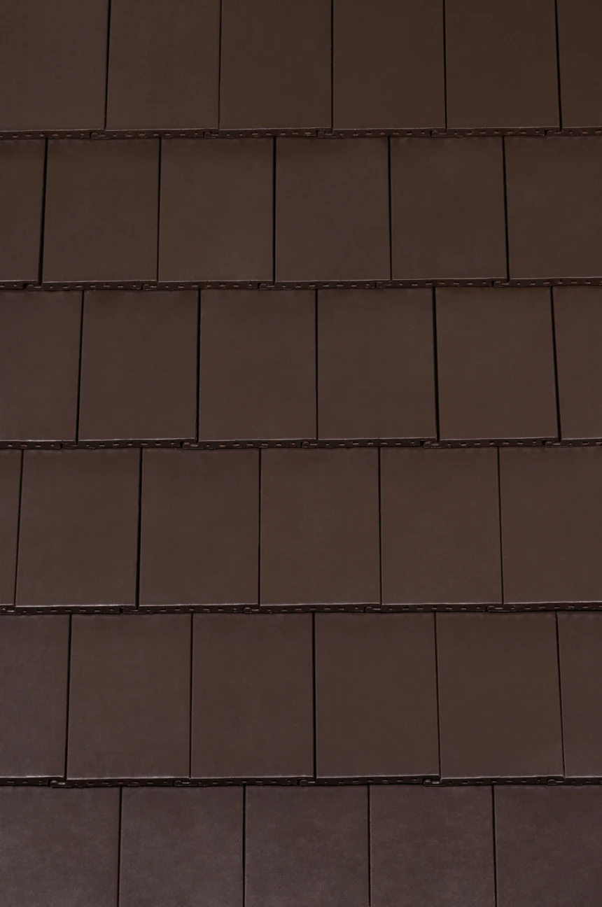 Sötétbarna   engób